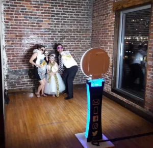 Minneapolis and Twin Cities Photo booth Wedding and party rentals.